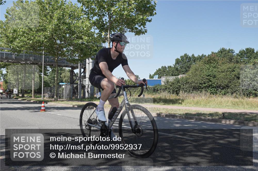 09.08.2026 - GEWOBA Citytriathlon Bremen Michael Burmester http://msf.ph/oto/9952937 09.08.2026 14:12:59 Radfahren 2, 21, 24, 38, 83, 134, 148, 159, 294 meine-sportfotos.de