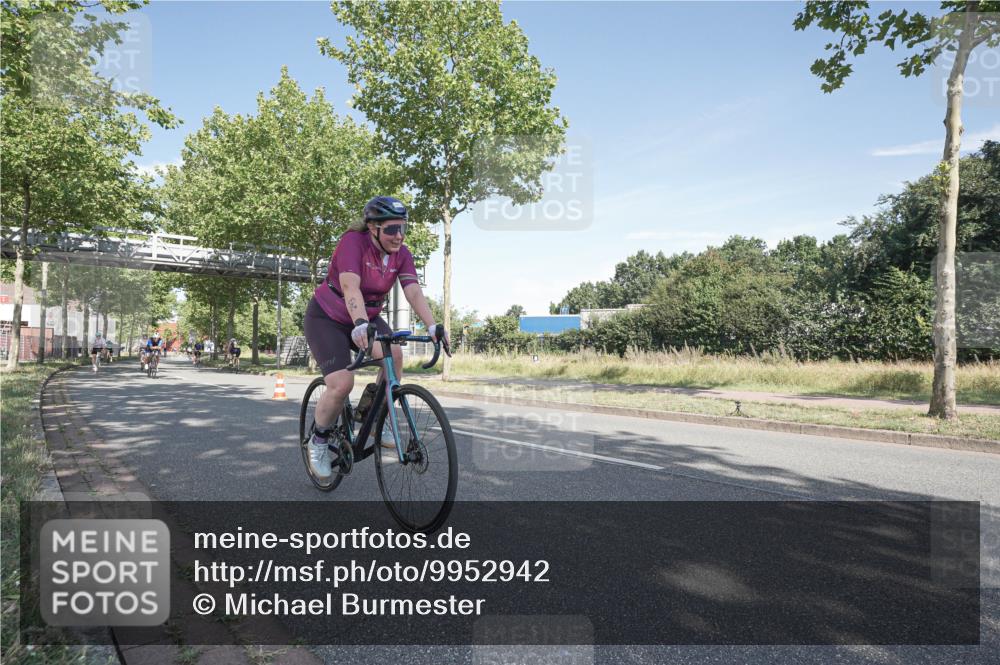 09.08.2026 - GEWOBA Citytriathlon Bremen Michael Burmester http://msf.ph/oto/9952942 09.08.2026 10:35:29 Radfahren 3, 15, 27, 57, 87, 175, 189, 195, 243, 326, 361, 440, 487, 504 meine-sportfotos.de