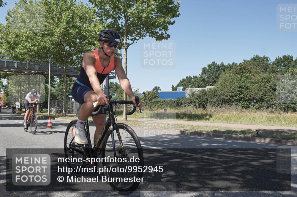 09.08.2026 - GEWOBA Citytriathlon Bremen Michael Burmester http://msf.ph/oto/9952945 09.08.2026 14:13:06 Radfahren 2, 21, 24, 38, 54, 82, 83, 279, 304 meine-sportfotos.de