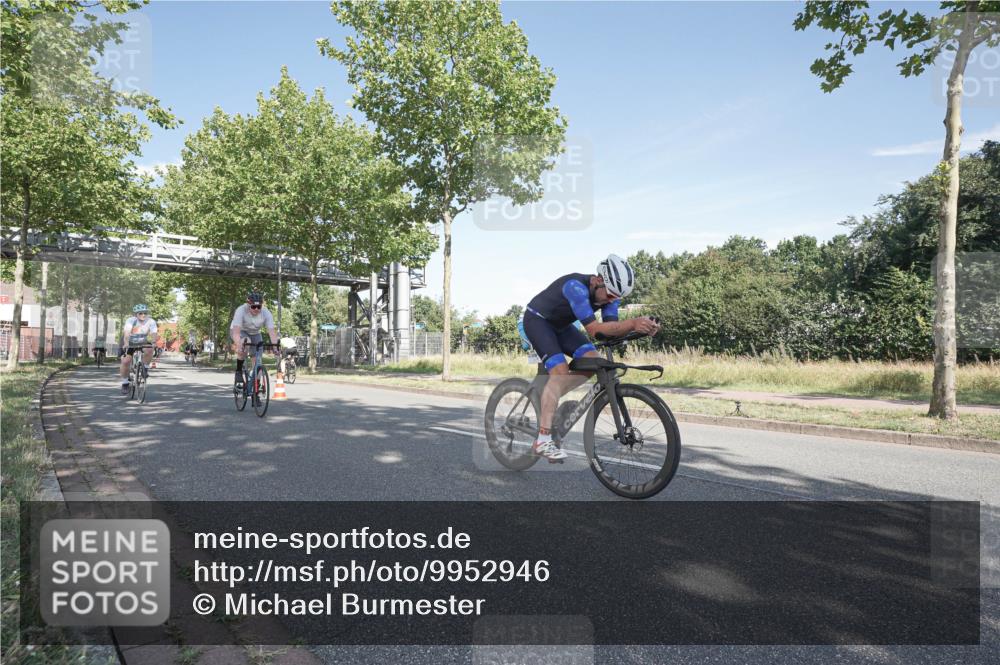 09.08.2026 - GEWOBA Citytriathlon Bremen Michael Burmester http://msf.ph/oto/9952946 09.08.2026 10:35:31 Radfahren 3, 15, 27, 43, 57, 87, 141, 175, 189, 243, 361, 440, 504 meine-sportfotos.de