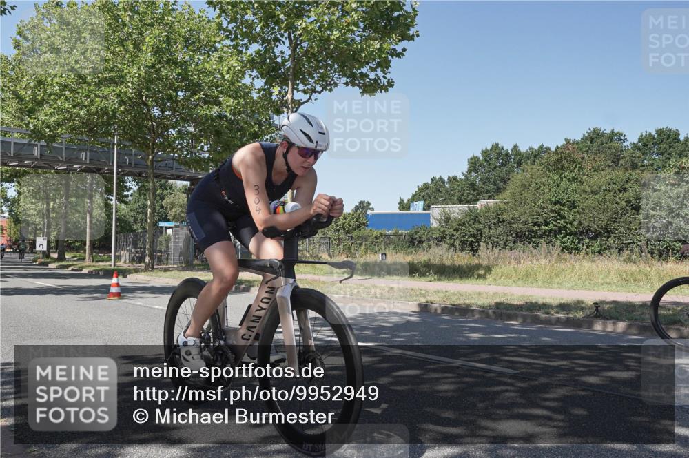 09.08.2026 - GEWOBA Citytriathlon Bremen Michael Burmester http://msf.ph/oto/9952949 09.08.2026 14:13:09 Radfahren 2, 21, 38, 54, 82, 83, 279, 304 meine-sportfotos.de