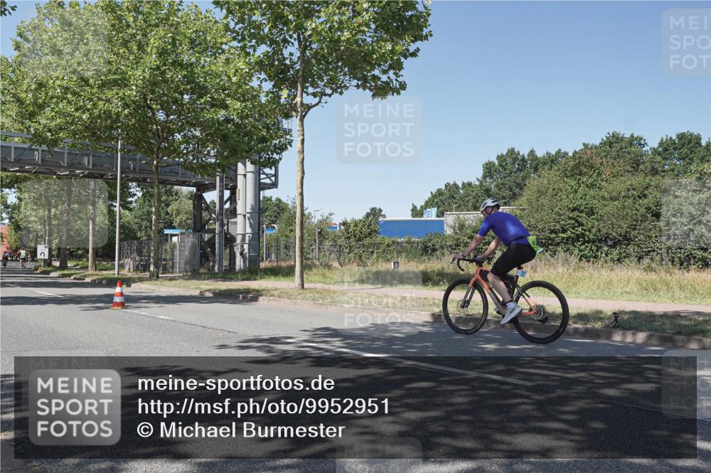 09.08.2026 - GEWOBA Citytriathlon Bremen Michael Burmester http://msf.ph/oto/9952951 09.08.2026 14:13:09 Radfahren 2, 21, 38, 54, 82, 83, 279, 304 meine-sportfotos.de