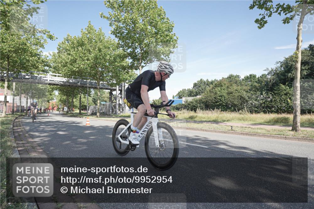 09.08.2026 - GEWOBA Citytriathlon Bremen Michael Burmester http://msf.ph/oto/9952954 09.08.2026 10:35:37 Radfahren 15, 37, 43, 57, 87, 141, 175, 181, 189, 217, 361, 423, 504, 509 meine-sportfotos.de