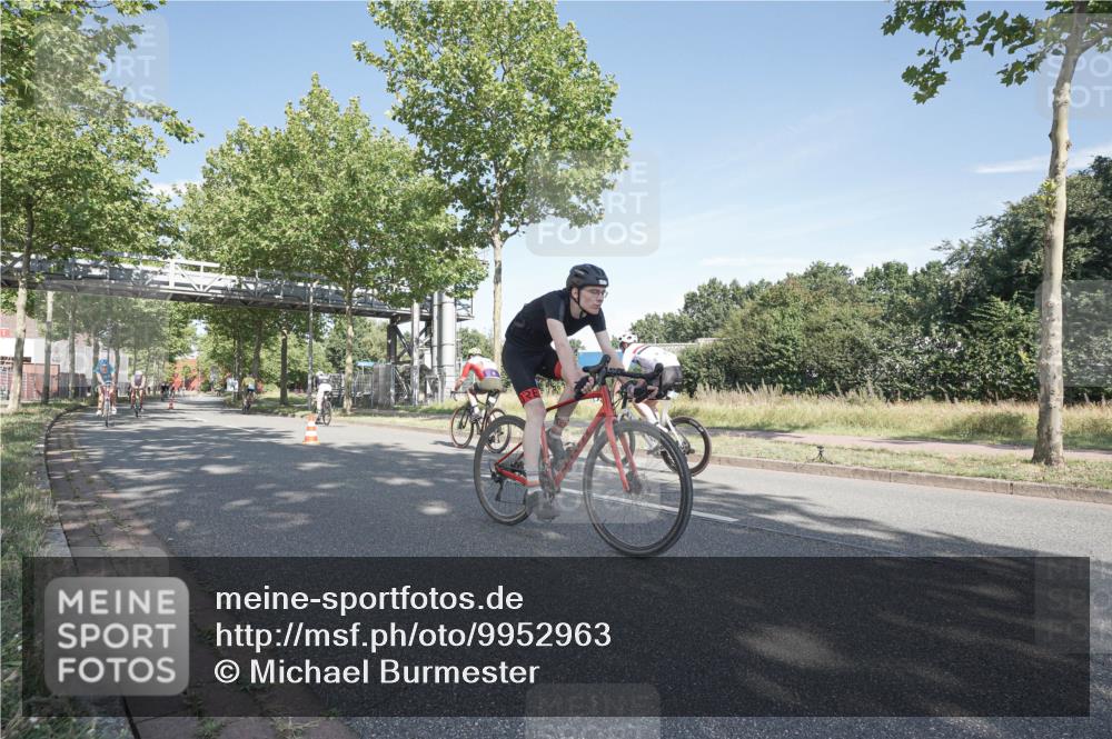 09.08.2026 - GEWOBA Citytriathlon Bremen Michael Burmester http://msf.ph/oto/9952963 09.08.2026 10:35:41 Radfahren 15, 17, 29, 37, 43, 57, 87, 107, 119, 141, 181, 189, 201, 217, 361, 423, 504, 509 meine-sportfotos.de