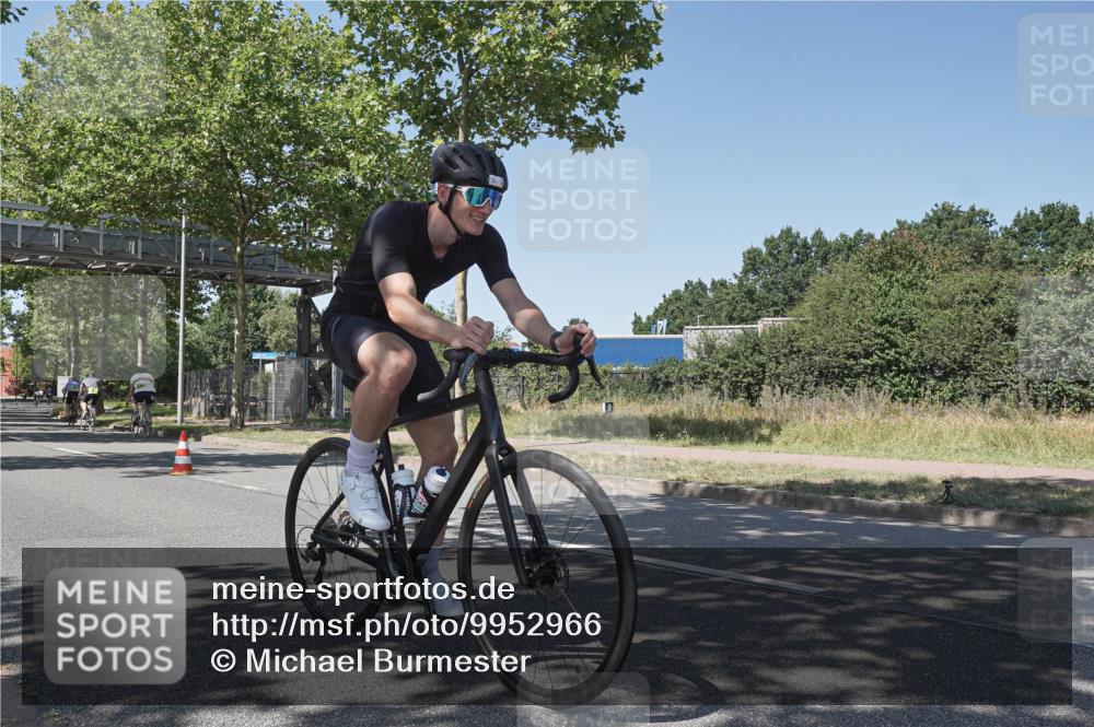 09.08.2026 - GEWOBA Citytriathlon Bremen Michael Burmester http://msf.ph/oto/9952966 09.08.2026 14:13:24 Radfahren 36, 52, 74, 86, 158, 200, 254, 353 meine-sportfotos.de