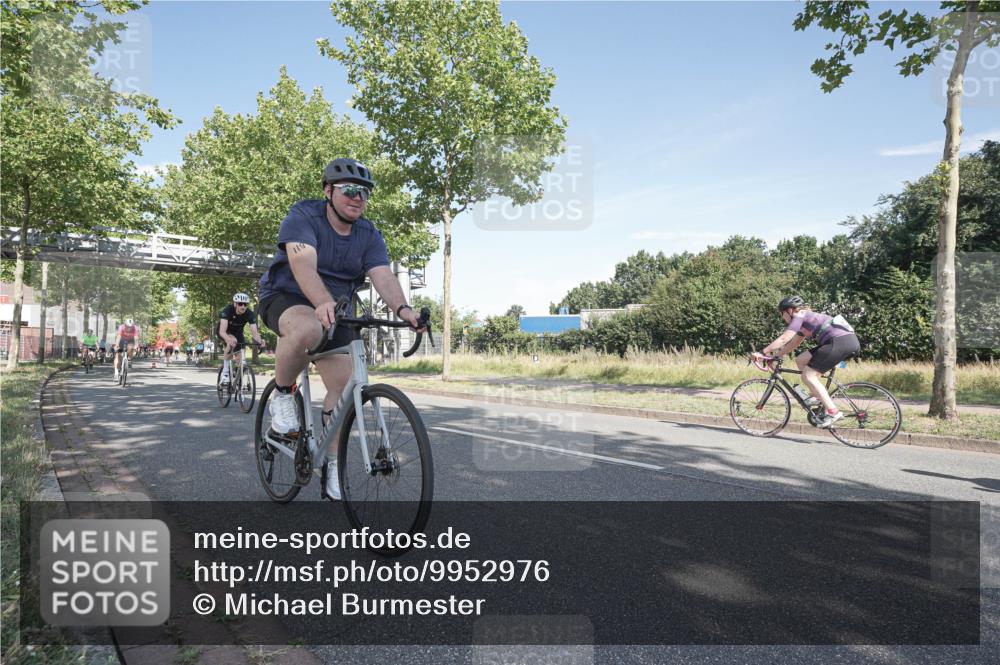 09.08.2026 - GEWOBA Citytriathlon Bremen Michael Burmester http://msf.ph/oto/9952976 09.08.2026 10:35:48 Radfahren 17, 29, 37, 43, 107, 119, 123, 141, 181, 201, 217, 241, 423, 462, 471, 494, 509 meine-sportfotos.de