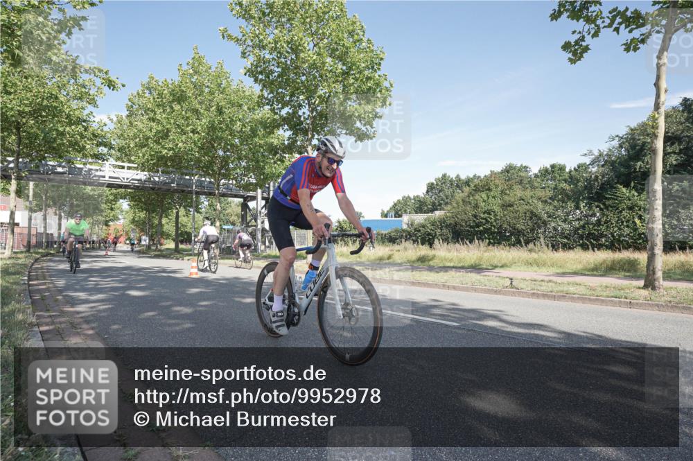 09.08.2026 - GEWOBA Citytriathlon Bremen Michael Burmester http://msf.ph/oto/9952978 09.08.2026 10:35:49 Radfahren 17, 29, 37, 43, 89, 107, 109, 119, 123, 141, 181, 201, 217, 241, 423, 462, 471, 494, 509 meine-sportfotos.de