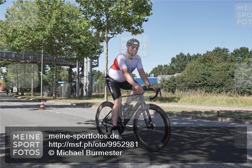 09.08.2026 - GEWOBA Citytriathlon Bremen Michael Burmester http://msf.ph/oto/9952981 09.08.2026 14:13:35 Radfahren 12, 17, 36, 52, 74, 86, 98, 115, 152, 158, 179, 180, 200, 254, 346, 353 meine-sportfotos.de
