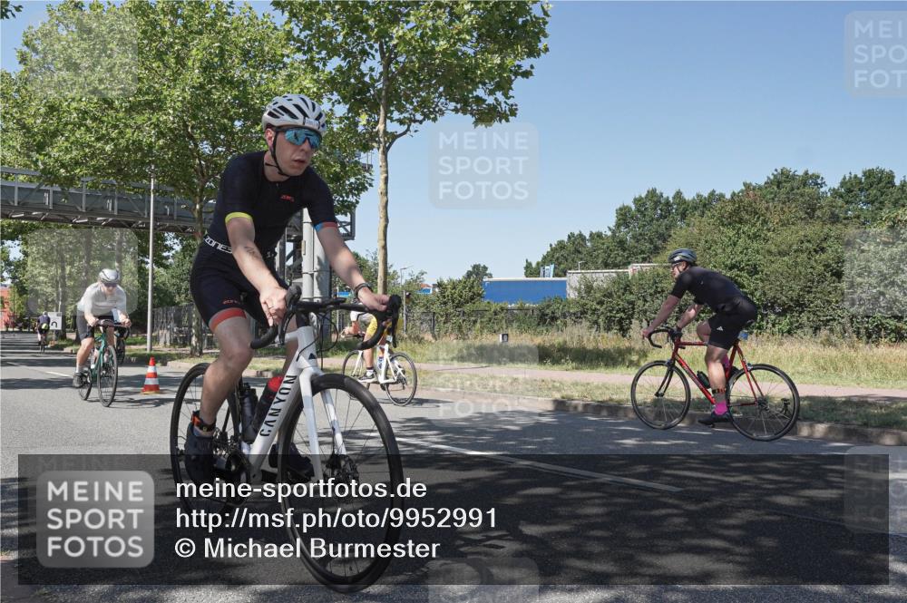 09.08.2026 - GEWOBA Citytriathlon Bremen Michael Burmester http://msf.ph/oto/9952991 09.08.2026 14:13:40 Radfahren 12, 17, 86, 95, 98, 115, 152, 158, 179, 180, 254, 346 meine-sportfotos.de
