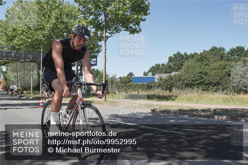 09.08.2026 - GEWOBA Citytriathlon Bremen Michael Burmester http://msf.ph/oto/9952995 09.08.2026 14:13:42 Radfahren 12, 17, 86, 95, 98, 115, 152, 158, 179, 180, 346 meine-sportfotos.de