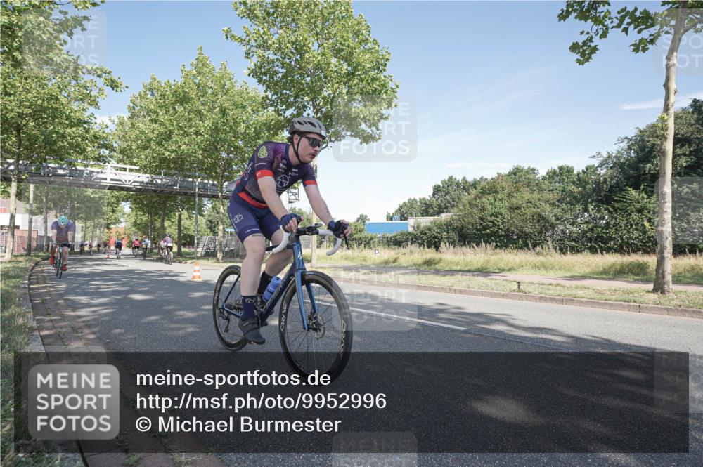 09.08.2026 - GEWOBA Citytriathlon Bremen Michael Burmester http://msf.ph/oto/9952996 09.08.2026 10:35:56 Radfahren 17, 29, 89, 107, 109, 119, 123, 151, 153, 167, 187, 201, 241, 444, 462, 466, 471, 494, 509 meine-sportfotos.de
