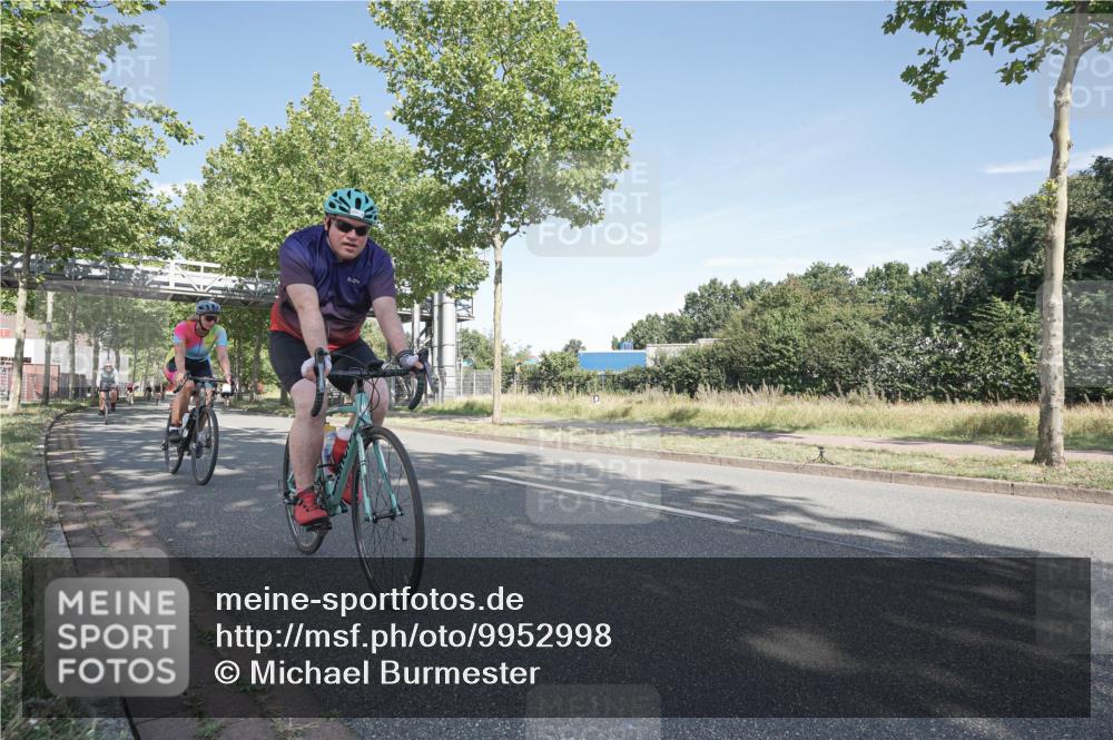 09.08.2026 - GEWOBA Citytriathlon Bremen Michael Burmester http://msf.ph/oto/9952998 09.08.2026 10:35:58 Radfahren 17, 29, 89, 107, 109, 119, 123, 151, 153, 167, 187, 201, 241, 444, 462, 466, 471, 494 meine-sportfotos.de