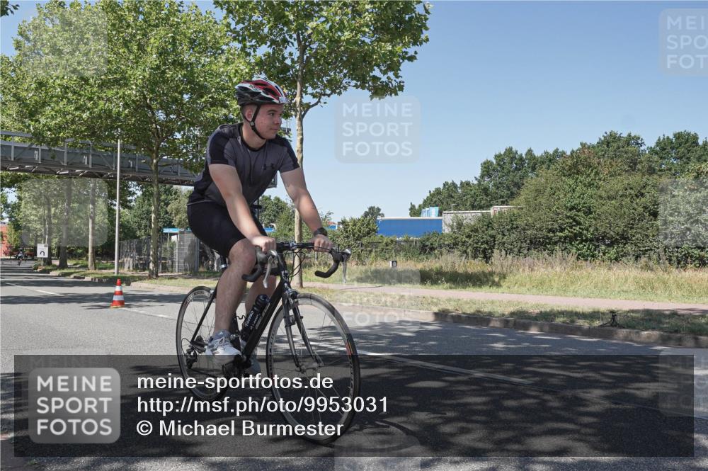 09.08.2026 - GEWOBA Citytriathlon Bremen Michael Burmester http://msf.ph/oto/9953031 09.08.2026 14:14:16 Radfahren 6, 69, 90, 186, 295 meine-sportfotos.de