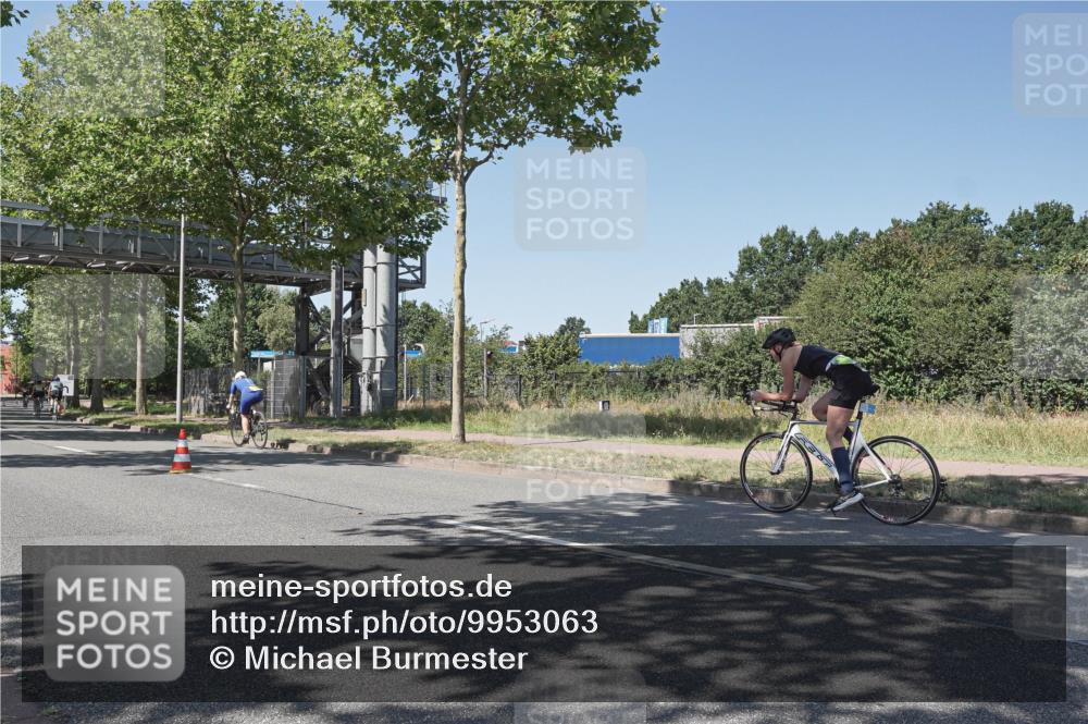 09.08.2026 - GEWOBA Citytriathlon Bremen Michael Burmester http://msf.ph/oto/9953063 09.08.2026 14:14:49 Radfahren 3, 64, 121, 147 meine-sportfotos.de