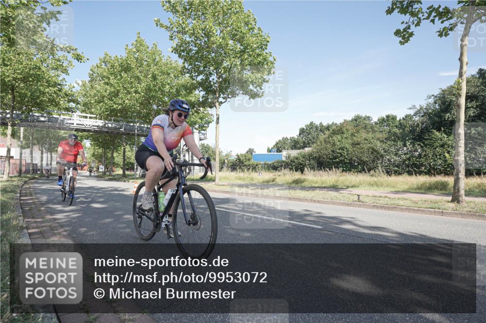 09.08.2026 - GEWOBA Citytriathlon Bremen Michael Burmester http://msf.ph/oto/9953072 09.08.2026 10:36:43 Radfahren 19, 41, 67, 93, 157, 163, 191, 223, 225, 235, 281, 349, 426, 491 meine-sportfotos.de