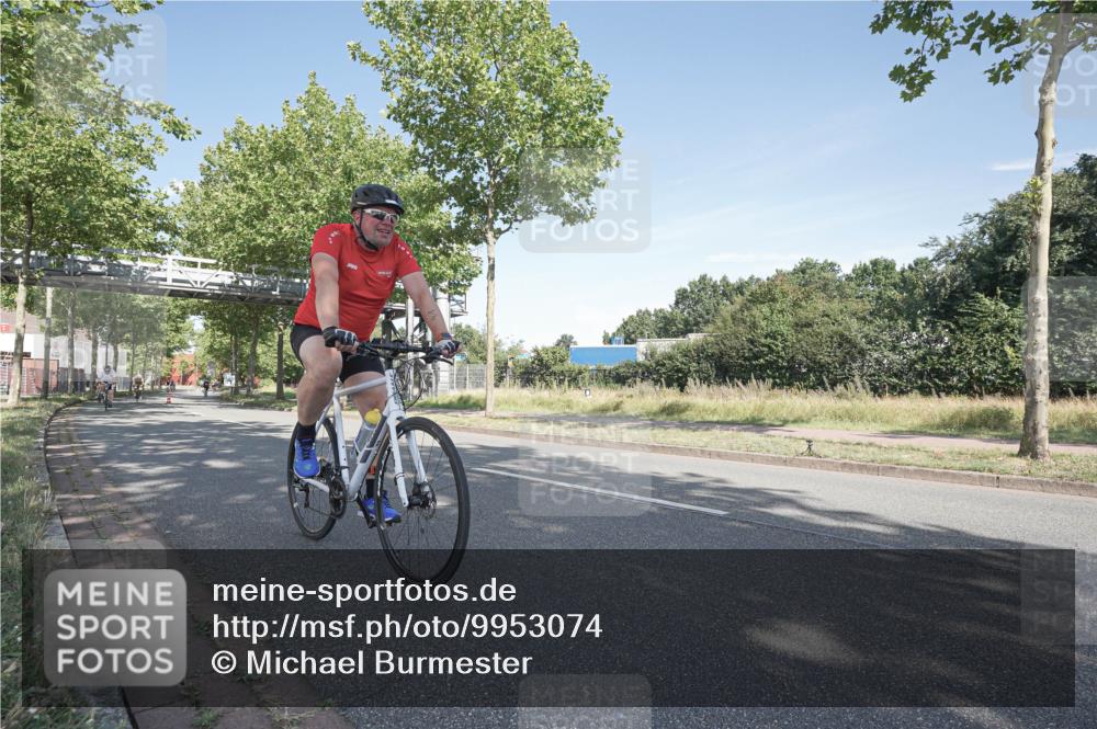 09.08.2026 - GEWOBA Citytriathlon Bremen Michael Burmester http://msf.ph/oto/9953074 09.08.2026 10:36:43 Radfahren 19, 41, 67, 93, 157, 163, 191, 223, 225, 235, 281, 349, 426, 491 meine-sportfotos.de