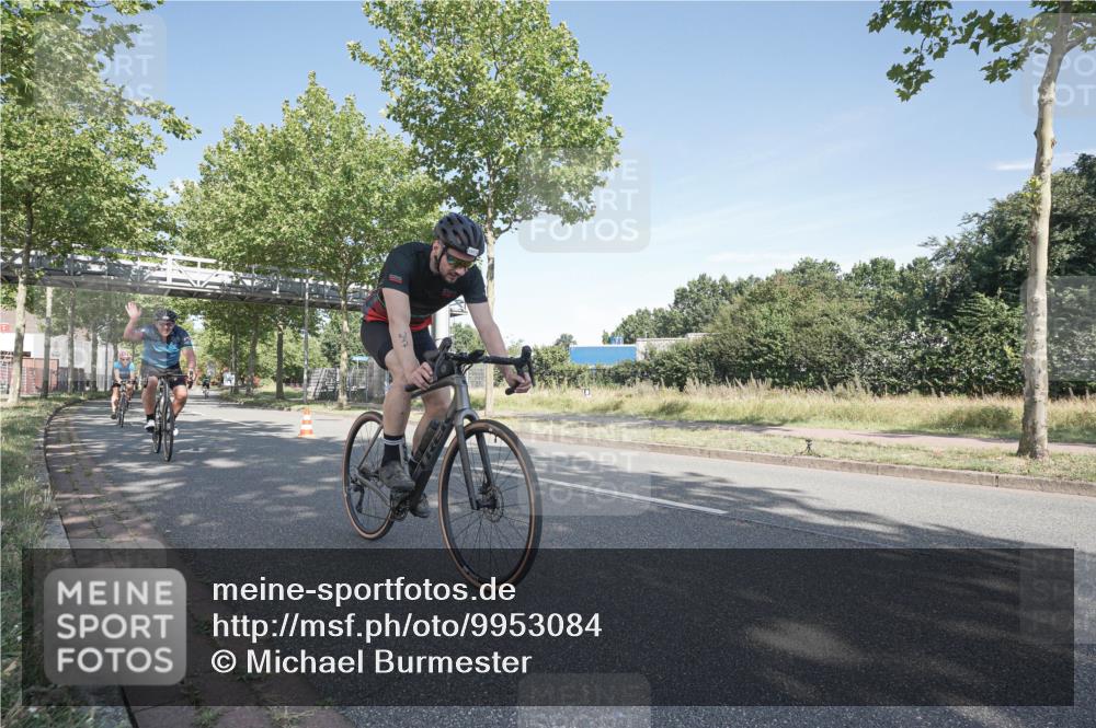 09.08.2026 - GEWOBA Citytriathlon Bremen Michael Burmester http://msf.ph/oto/9953084 09.08.2026 10:36:52 Radfahren 13, 33, 41, 67, 85, 93, 111, 157, 235, 247, 281, 349, 426, 491 meine-sportfotos.de