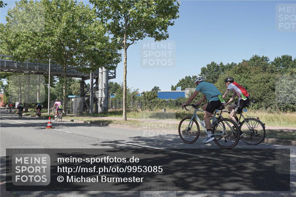 09.08.2026 - GEWOBA Citytriathlon Bremen Michael Burmester http://msf.ph/oto/9953085 09.08.2026 14:15:06 Radfahren 3, 64, 66, 374 meine-sportfotos.de