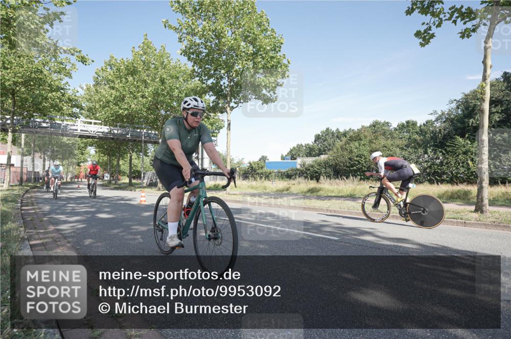 09.08.2026 - GEWOBA Citytriathlon Bremen Michael Burmester http://msf.ph/oto/9953092 09.08.2026 10:37:02 Radfahren 13, 31, 33, 55, 85, 111, 155, 205, 235, 247 meine-sportfotos.de
