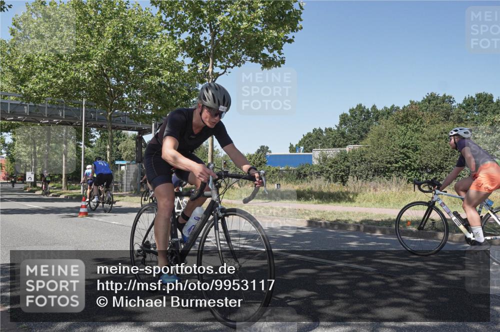 09.08.2026 - GEWOBA Citytriathlon Bremen Michael Burmester http://msf.ph/oto/9953117 09.08.2026 14:15:37 Radfahren 7, 10, 122, 218, 257, 260, 263, 285, 302, 349, 354, 433 meine-sportfotos.de