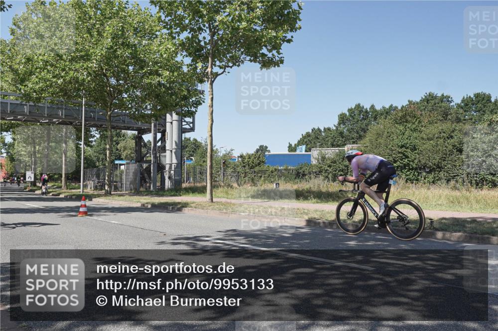 09.08.2026 - GEWOBA Citytriathlon Bremen Michael Burmester http://msf.ph/oto/9953133 09.08.2026 14:15:48 Radfahren 14, 37, 89, 163, 218, 257, 263, 285, 291, 308, 354 meine-sportfotos.de