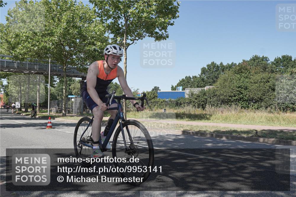 09.08.2026 - GEWOBA Citytriathlon Bremen Michael Burmester http://msf.ph/oto/9953141 09.08.2026 14:15:52 Radfahren 14, 37, 43, 89, 133, 163, 172, 218, 263, 291, 308 meine-sportfotos.de