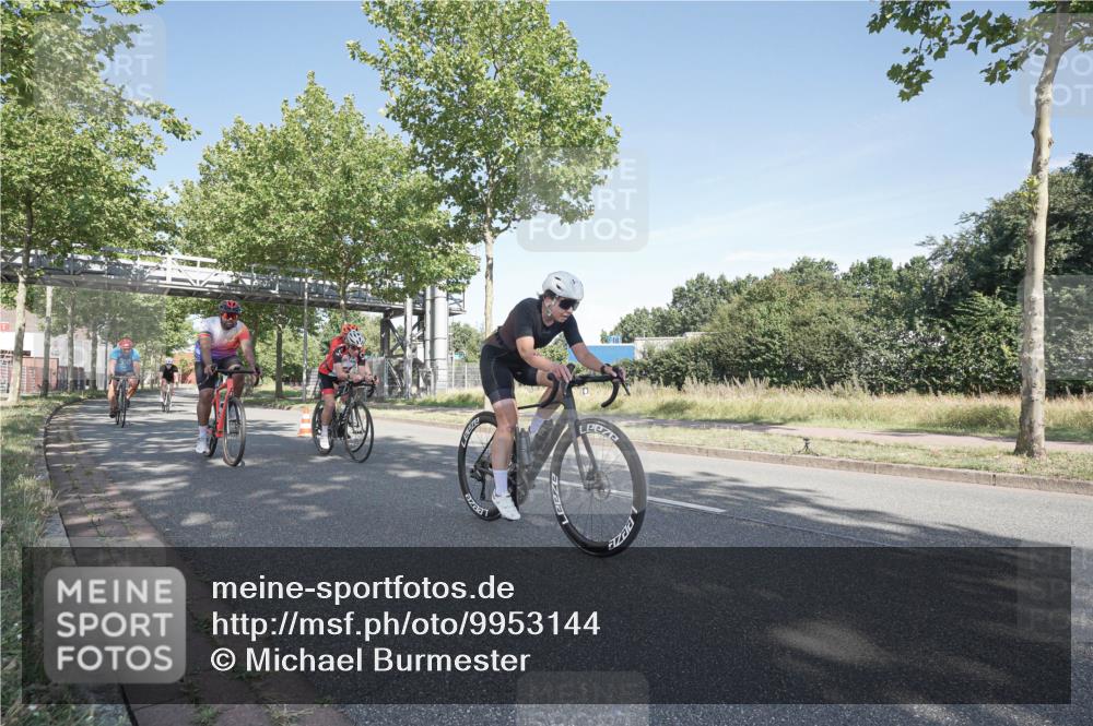 09.08.2026 - GEWOBA Citytriathlon Bremen Michael Burmester http://msf.ph/oto/9953144 09.08.2026 10:38:05 Radfahren 35, 75, 117, 149, 229, 310, 488 meine-sportfotos.de