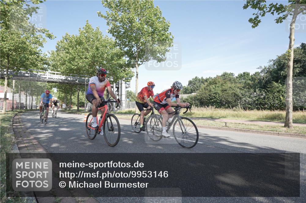 09.08.2026 - GEWOBA Citytriathlon Bremen Michael Burmester http://msf.ph/oto/9953146 09.08.2026 10:38:05 Radfahren 35, 75, 117, 149, 229, 310, 488 meine-sportfotos.de