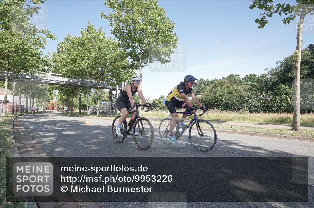 09.08.2026 - GEWOBA Citytriathlon Bremen Michael Burmester http://msf.ph/oto/9953226 09.08.2026 10:39:39 Radfahren 9, 71, 227, 245, 469, 499 meine-sportfotos.de
