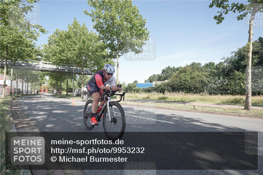 09.08.2026 - GEWOBA Citytriathlon Bremen Michael Burmester http://msf.ph/oto/9953232 09.08.2026 10:39:43 Radfahren 9, 71, 227, 245, 469, 499 meine-sportfotos.de