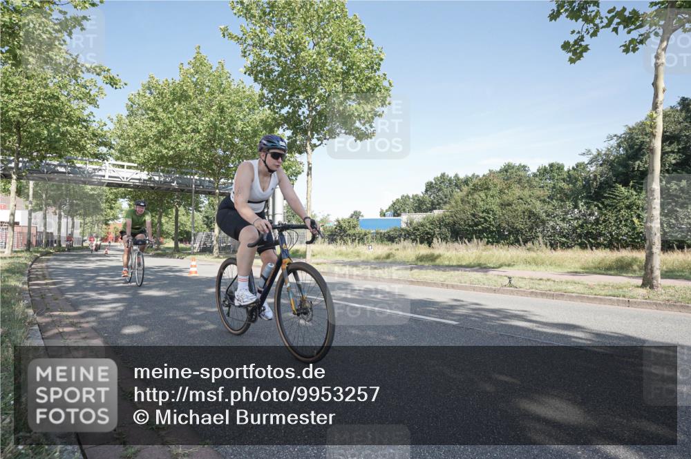 09.08.2026 - GEWOBA Citytriathlon Bremen Michael Burmester http://msf.ph/oto/9953257 09.08.2026 10:40:16 Radfahren 5, 77, 101, 115, 159, 165, 203, 485 meine-sportfotos.de