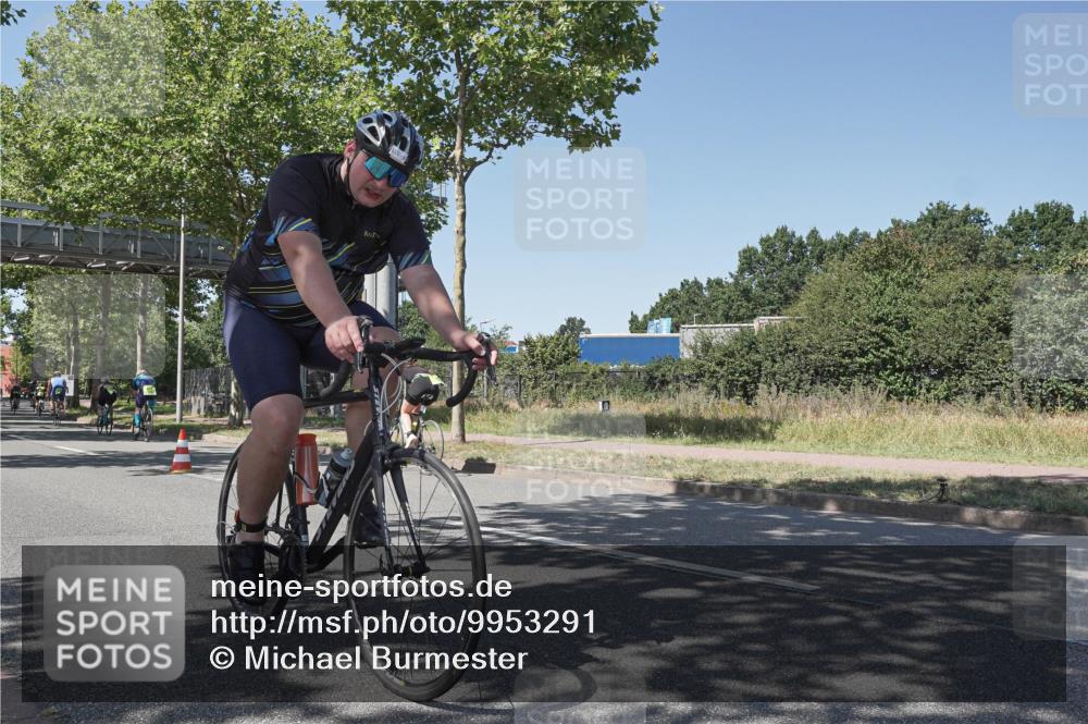09.08.2026 - GEWOBA Citytriathlon Bremen Michael Burmester http://msf.ph/oto/9953291 09.08.2026 14:17:31 Radfahren 88, 106, 110, 193, 274, 309, 321, 337, 356 meine-sportfotos.de