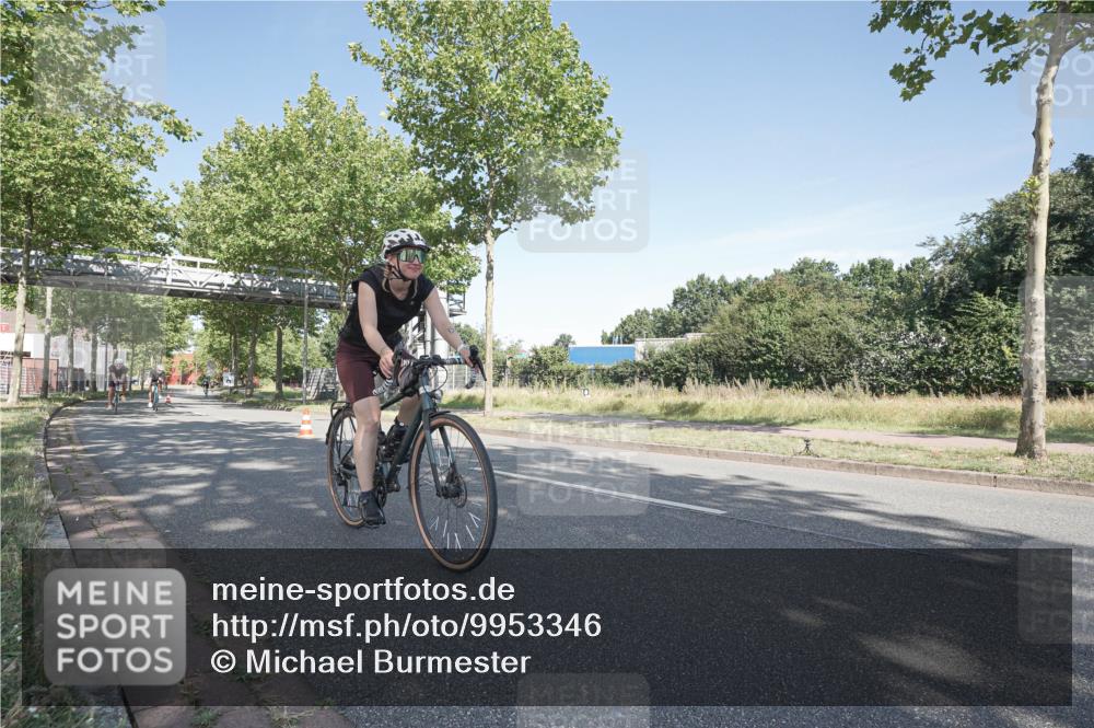 09.08.2026 - GEWOBA Citytriathlon Bremen Michael Burmester http://msf.ph/oto/9953346 09.08.2026 10:42:26 Radfahren 286, 297, 301, 322, 422, 475 meine-sportfotos.de