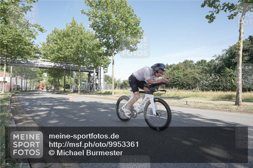 09.08.2026 - GEWOBA Citytriathlon Bremen Michael Burmester http://msf.ph/oto/9953361 09.08.2026 10:42:44 Radfahren 199, 297, 529 meine-sportfotos.de