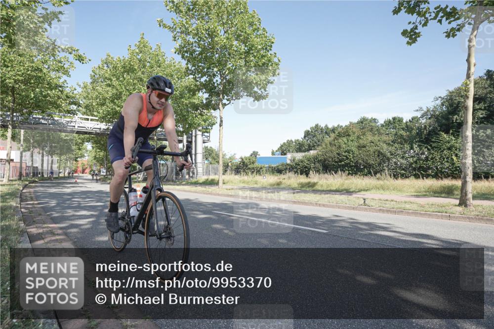 09.08.2026 - GEWOBA Citytriathlon Bremen Michael Burmester http://msf.ph/oto/9953370 09.08.2026 10:42:57 Radfahren 318, 323, 393, 529 meine-sportfotos.de