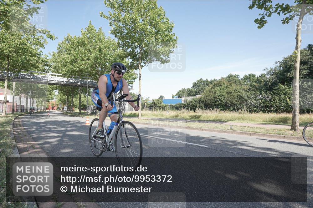 09.08.2026 - GEWOBA Citytriathlon Bremen Michael Burmester http://msf.ph/oto/9953372 09.08.2026 10:43:01 Radfahren 318, 323, 389, 393 meine-sportfotos.de