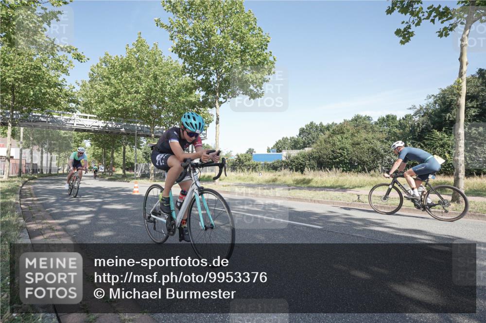 09.08.2026 - GEWOBA Citytriathlon Bremen Michael Burmester http://msf.ph/oto/9953376 09.08.2026 10:43:05 Radfahren 318, 323, 389, 393, 427 meine-sportfotos.de