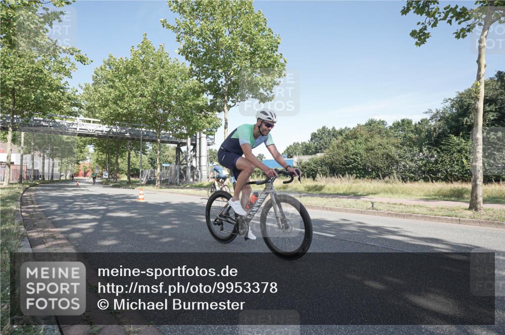 09.08.2026 - GEWOBA Citytriathlon Bremen Michael Burmester http://msf.ph/oto/9953378 09.08.2026 10:43:06 Radfahren 321, 323, 389, 393, 427 meine-sportfotos.de