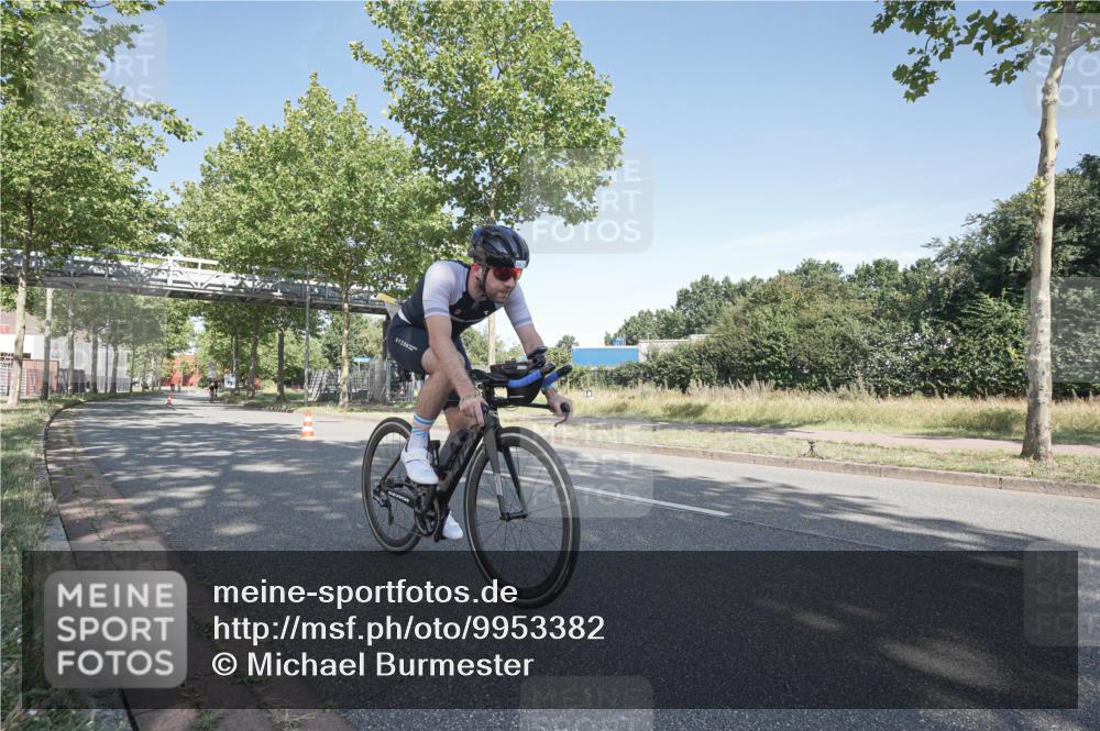 09.08.2026 - GEWOBA Citytriathlon Bremen Michael Burmester http://msf.ph/oto/9953382 09.08.2026 10:43:12 Radfahren 321, 389, 393, 427 meine-sportfotos.de