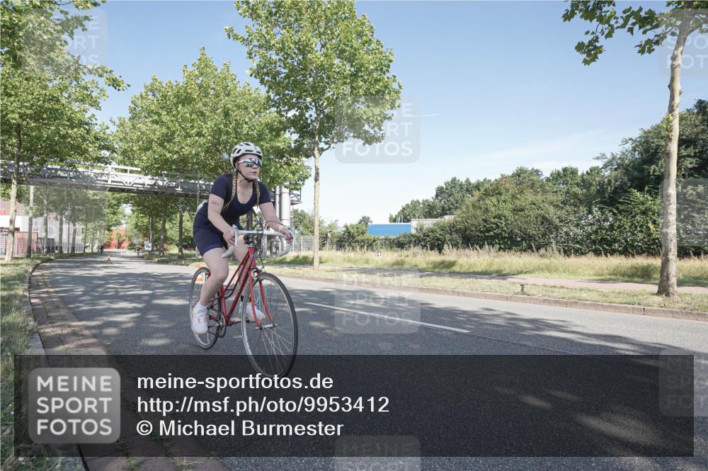 09.08.2026 - GEWOBA Citytriathlon Bremen Michael Burmester http://msf.ph/oto/9953412 09.08.2026 10:44:09 Radfahren 383, 441 meine-sportfotos.de