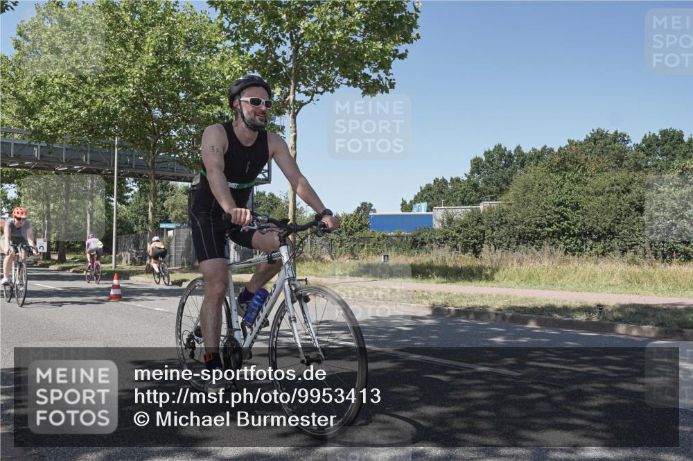 09.08.2026 - GEWOBA Citytriathlon Bremen Michael Burmester http://msf.ph/oto/9953413 09.08.2026 14:18:31 Radfahren 18, 202, 207, 213, 276, 280, 307, 363, 369, 377, 448 meine-sportfotos.de