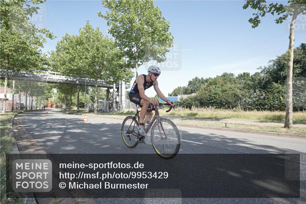 09.08.2026 - GEWOBA Citytriathlon Bremen Michael Burmester http://msf.ph/oto/9953429 09.08.2026 10:44:39 Radfahren 345, 398, 523 meine-sportfotos.de