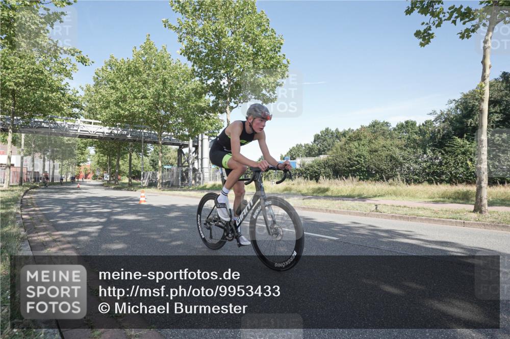 09.08.2026 - GEWOBA Citytriathlon Bremen Michael Burmester http://msf.ph/oto/9953433 09.08.2026 10:44:52 Radfahren 221, 231, 342, 391, 398, 523 meine-sportfotos.de