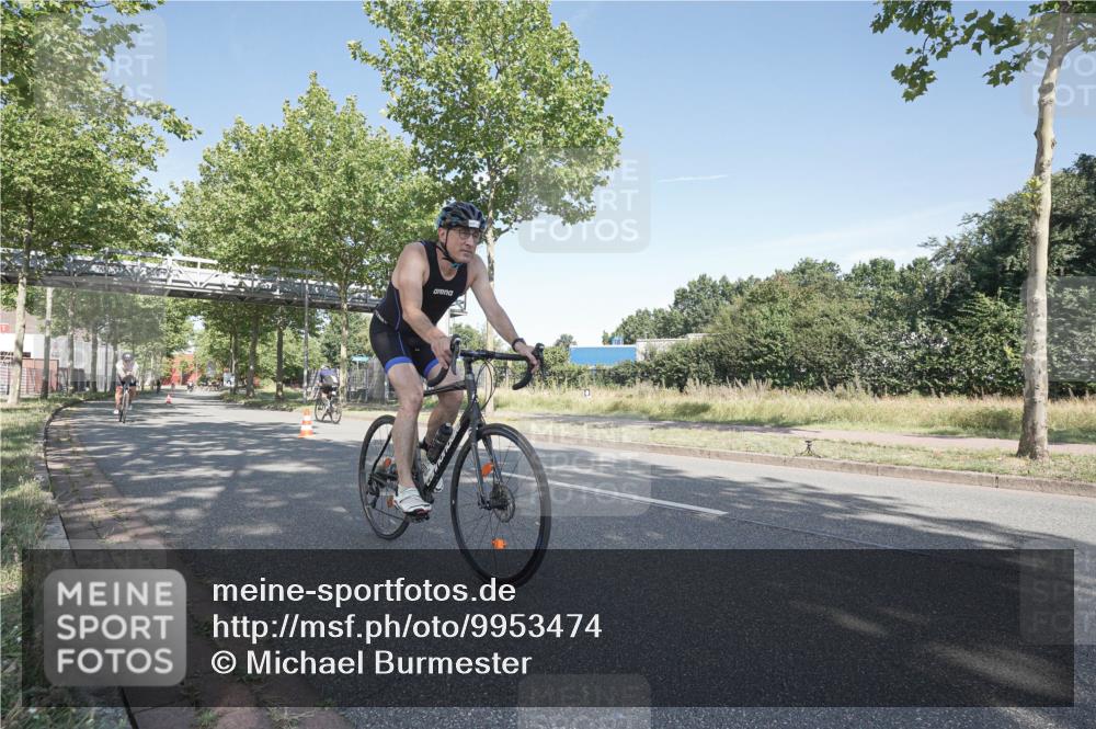 09.08.2026 - GEWOBA Citytriathlon Bremen Michael Burmester http://msf.ph/oto/9953474 09.08.2026 10:45:46 Radfahren 355, 400, 465, 528 meine-sportfotos.de