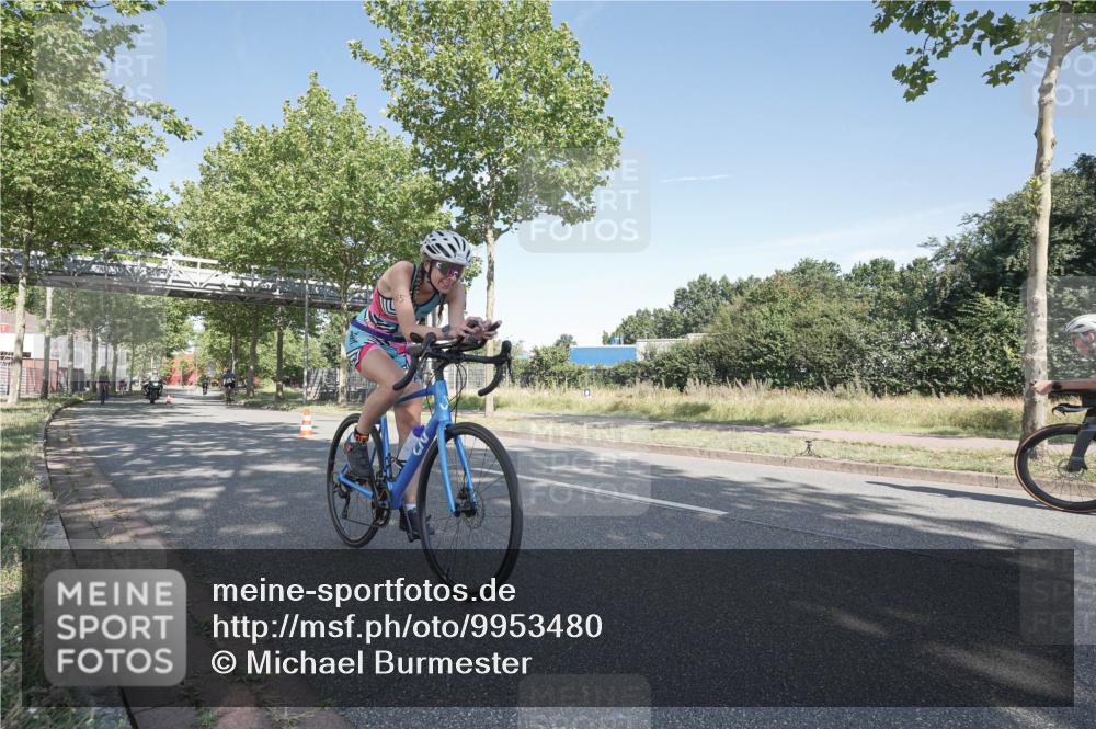 09.08.2026 - GEWOBA Citytriathlon Bremen Michael Burmester http://msf.ph/oto/9953480 09.08.2026 10:45:51 Radfahren 355, 400, 465, 478, 528 meine-sportfotos.de
