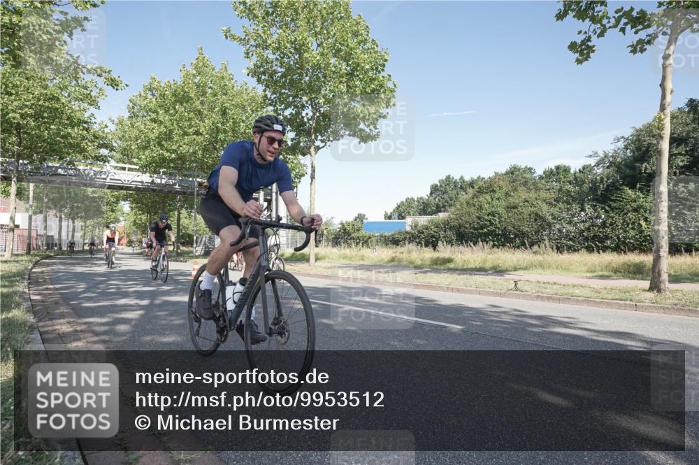 09.08.2026 - GEWOBA Citytriathlon Bremen Michael Burmester http://msf.ph/oto/9953512 09.08.2026 10:46:19 Radfahren 325, 328, 332, 343, 364, 366, 379, 408, 502 meine-sportfotos.de