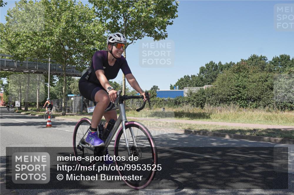 09.08.2026 - GEWOBA Citytriathlon Bremen Michael Burmester http://msf.ph/oto/9953525 09.08.2026 14:19:34 Radfahren 142, 166, 206, 230, 261, 273, 281, 319, 330, 342, 434, 454, 487, 521, 523 meine-sportfotos.de