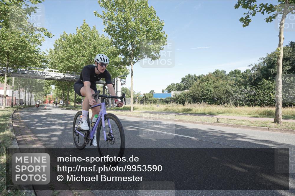09.08.2026 - GEWOBA Citytriathlon Bremen Michael Burmester http://msf.ph/oto/9953590 09.08.2026 10:47:37 Radfahren 295, 298, 479, 516 meine-sportfotos.de