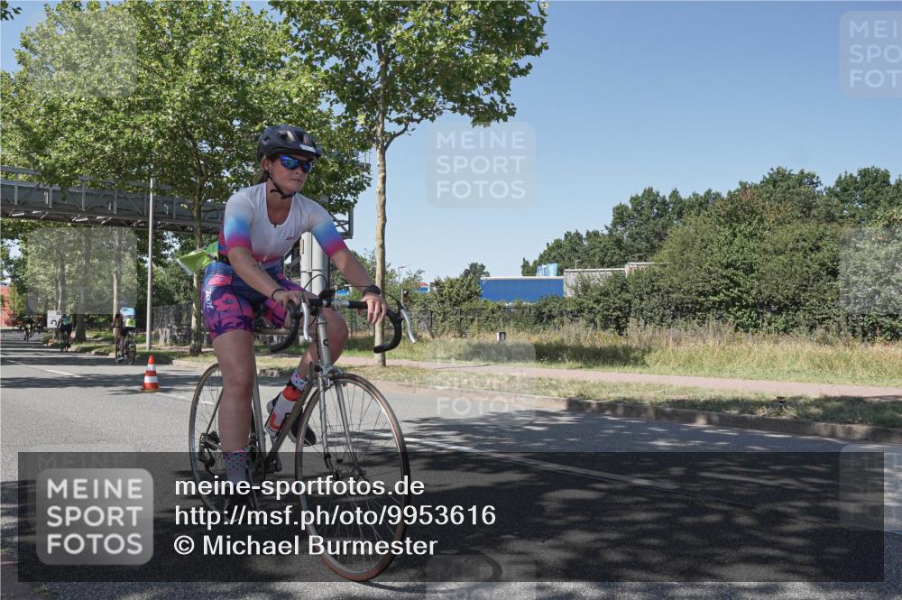09.08.2026 - GEWOBA Citytriathlon Bremen Michael Burmester http://msf.ph/oto/9953616 09.08.2026 14:20:27 Radfahren 233, 250, 338, 384, 398, 417, 450, 456, 482, 532 meine-sportfotos.de