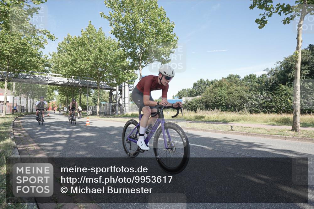 09.08.2026 - GEWOBA Citytriathlon Bremen Michael Burmester http://msf.ph/oto/9953617 09.08.2026 10:48:02 Radfahren 25, 177, 300, 327, 363, 396 meine-sportfotos.de